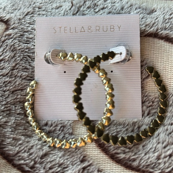Stella & Ruby Gold Heart Hoop Earrings - Picture 1 of 3